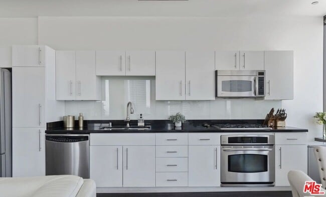 Photo - 1100 Wilshire Blvd Unit 2806