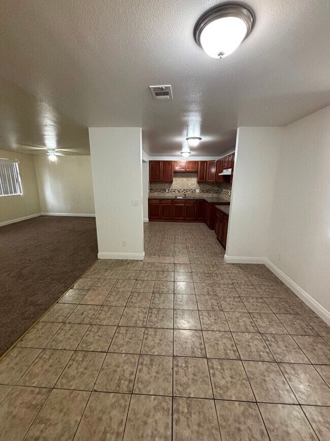 Photo - 157 W 89th St