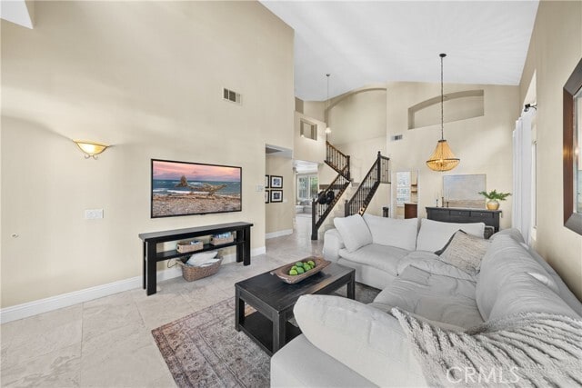 Photo - 24 Golden Rain