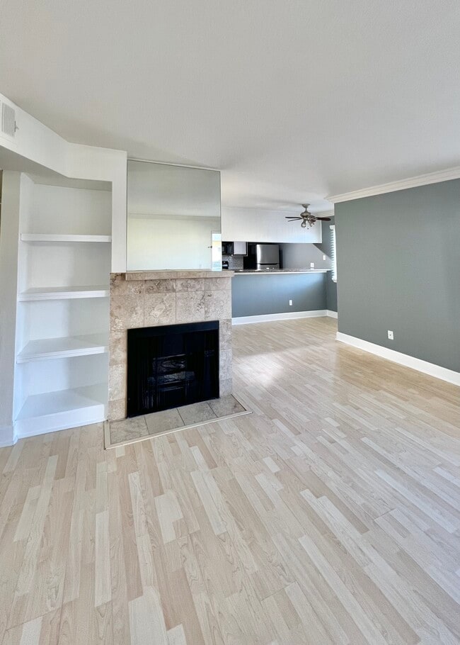 Photo - 7045 Woodley Ave Unit 212