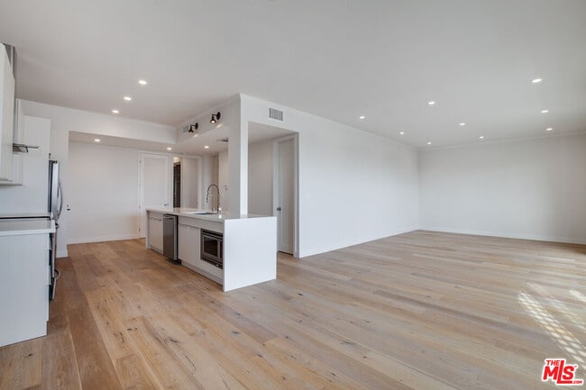 Photo - 12320 Montana Ave Unit 303