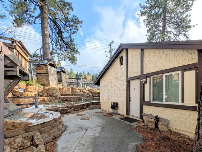 Photo - 41753 Switzerland Dr Unit B