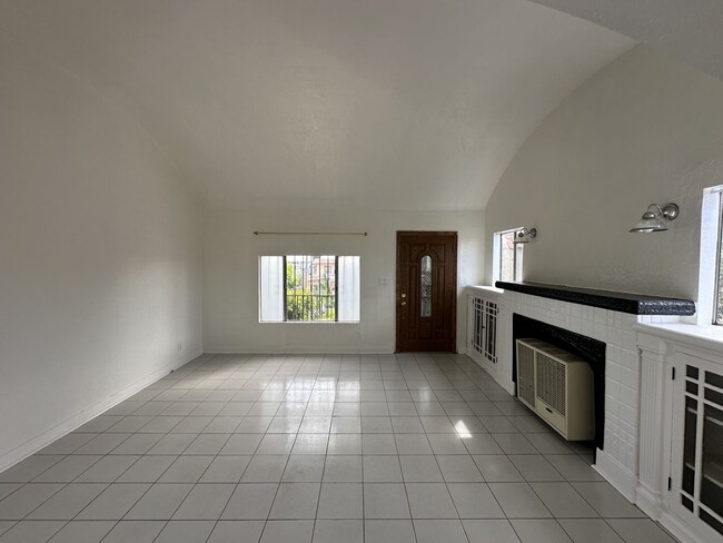 Photo - Charming & Spacious 2 Bed, 2 Bath