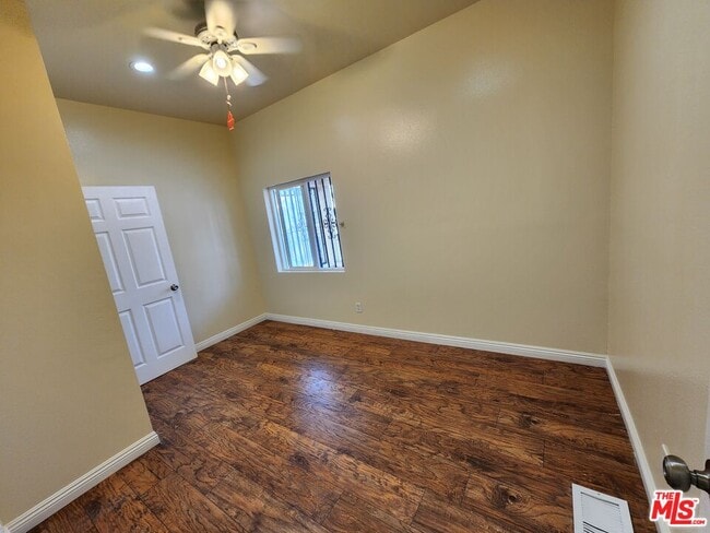 Photo - 750 E 40th Pl Unit 750