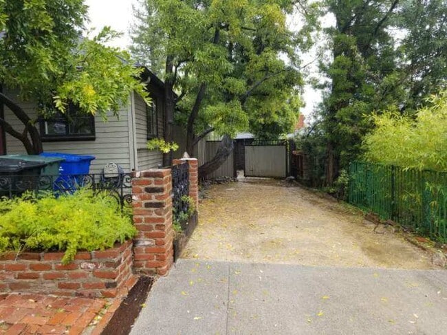 Photo - 4822 Grand Ave