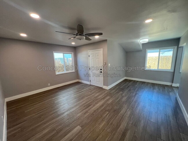 Photo - 13717 Yukon Ave