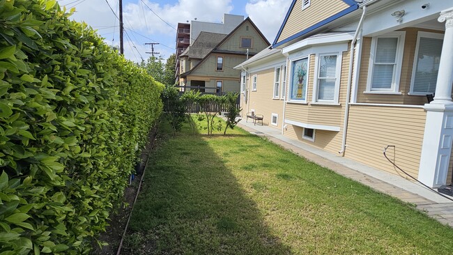 Photo - 2084 W 24th St