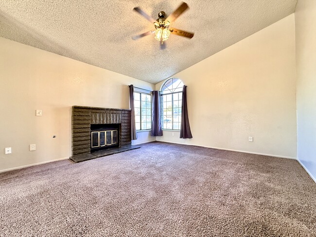 Photo - 45045 Denmore Ave