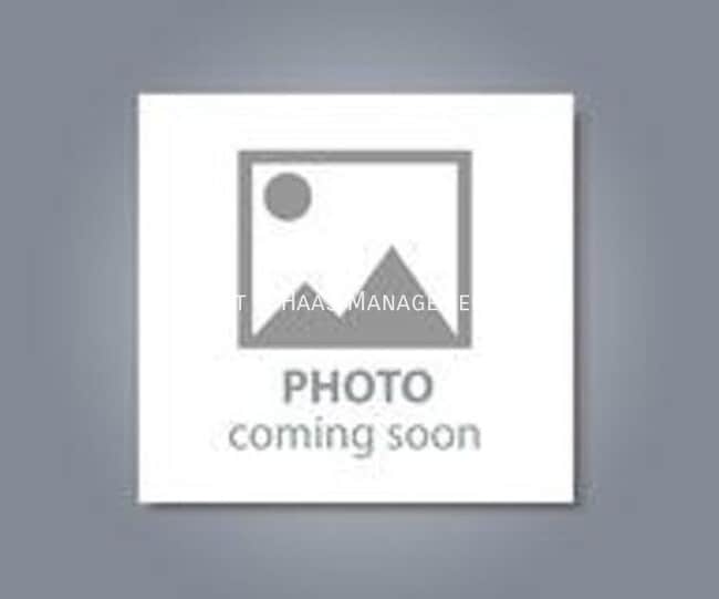Building Photo - 2600 E 3rd St