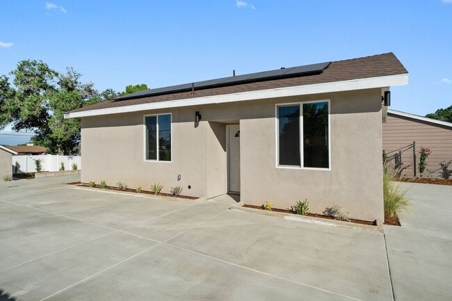 Building Photo - 1318 Malachite Ave Unit C