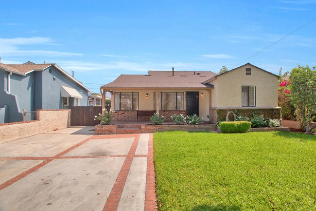 Photo - 746 N Catalina St