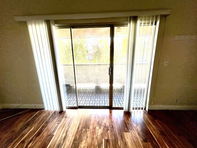 Photo - Great location! 2 bed 2 bath Simi Valley condo!