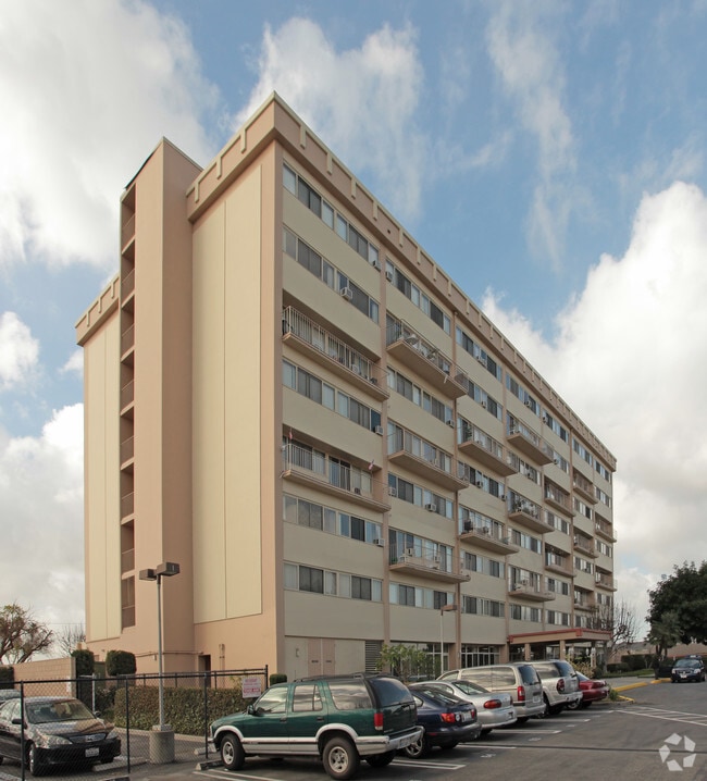 Primary Photo - Bellflower Friendship Manor 62+ Community