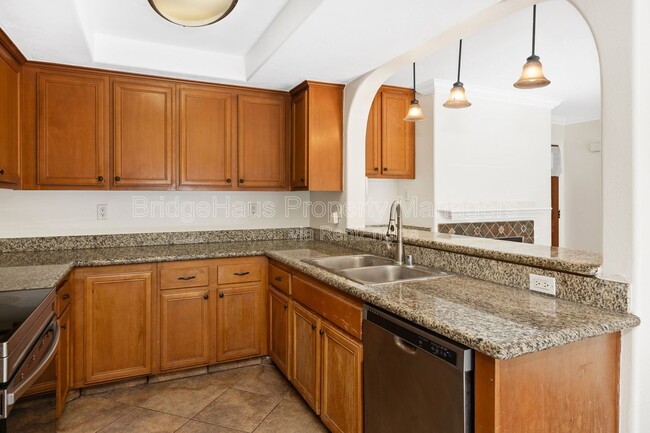 Building Photo - 4212 48th St Unit Apt 1