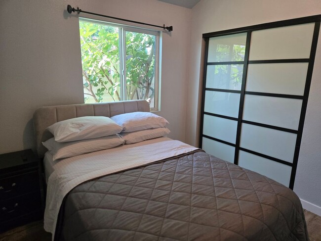 Building Photo - 10508 S Freeman Ave