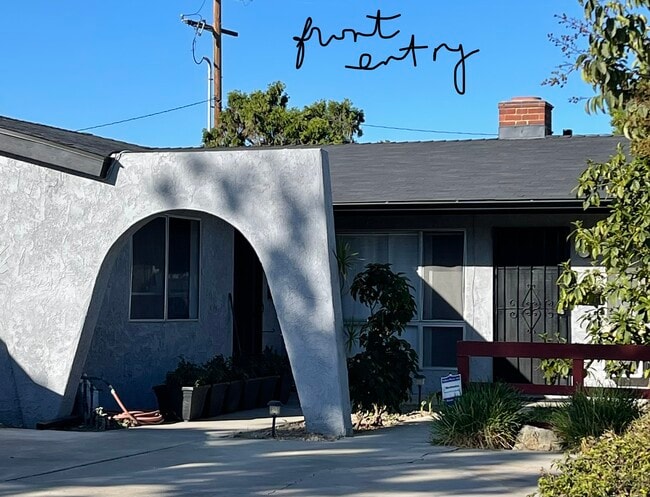 Building Photo - 305-302 N Dwyer Pl