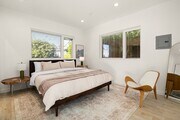 Photo - 831 Dickson St