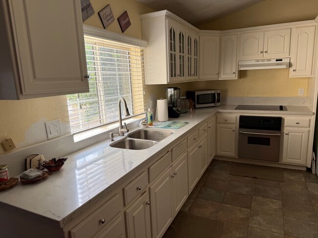 Photo - 3021 Grand Ave