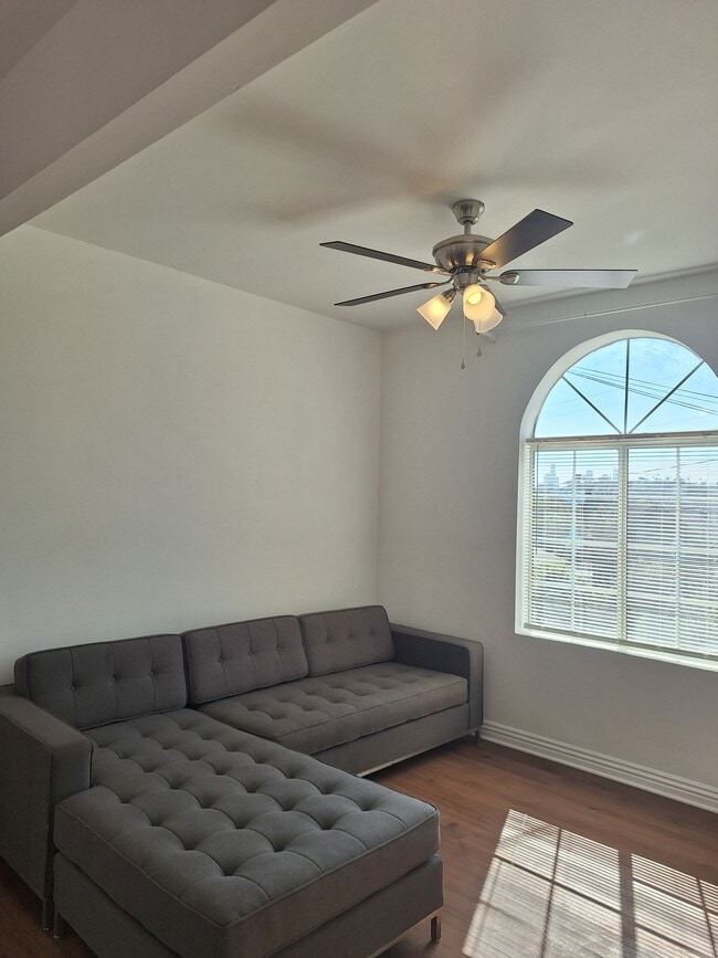 Photo - 4361 Camero Ave