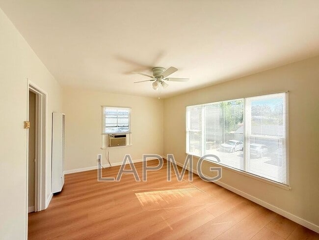 Photo - 363 E Washington Blvd