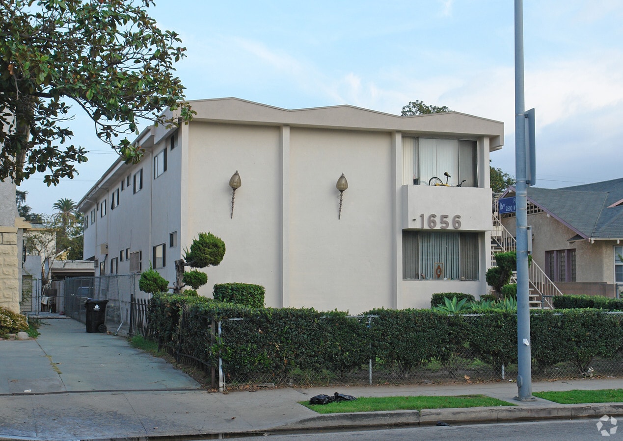 Photo - 1656 Arlington Ave Apartments