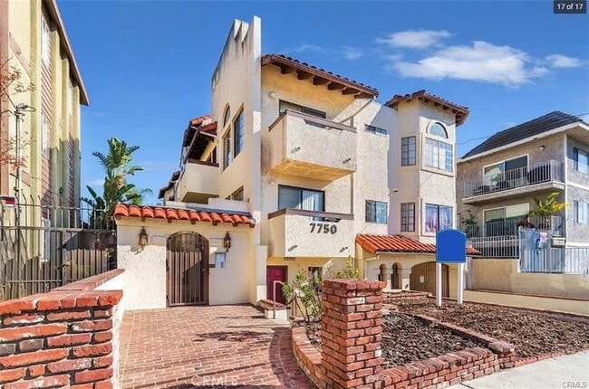 Building Photo - 7750 Laurel Canyon Blvd Unit 5