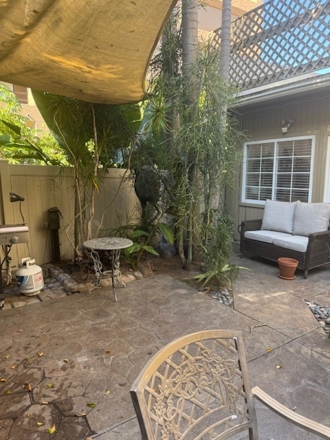 Building Photo - 2542 Front St Unit 6