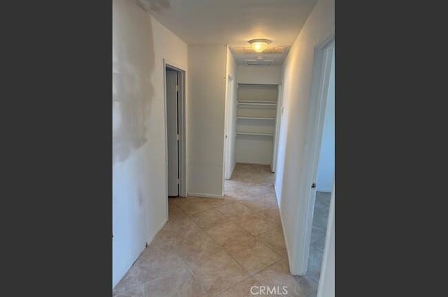 Photo - 19032 Dividing Line St