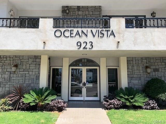 Building Photo - 923 E Ocean Blvd Unit 7