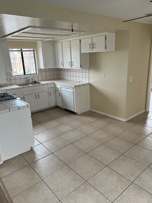 Photo - 3301 W 139th St