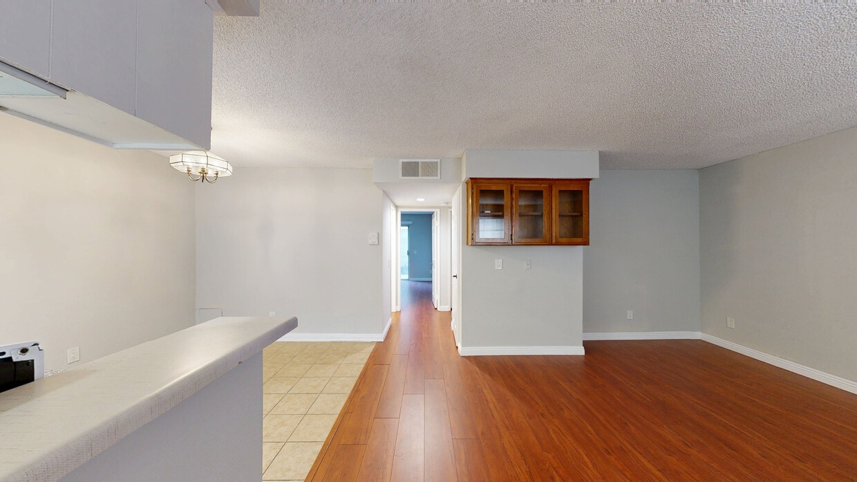 3D Tour - 409 W Dryden St