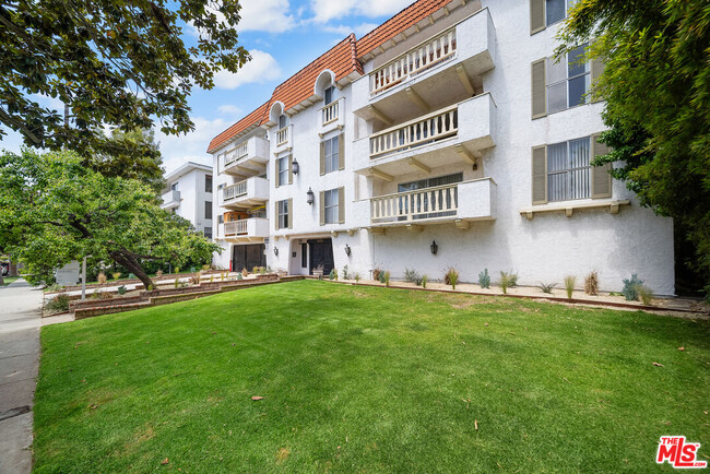 Photo - 605 San Vicente Blvd Condo Unit 202
