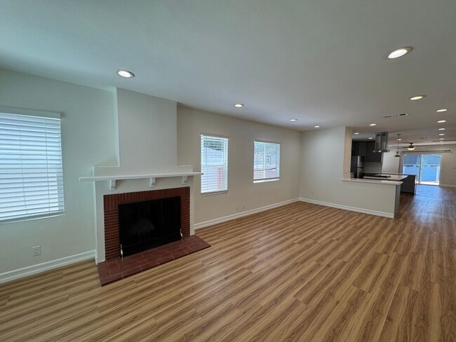 Photo - 2150 Crescent Ave