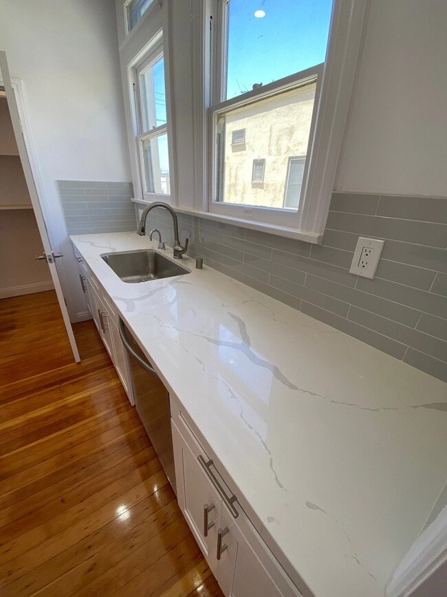 Building Photo - 241 S New Hampshire Ave