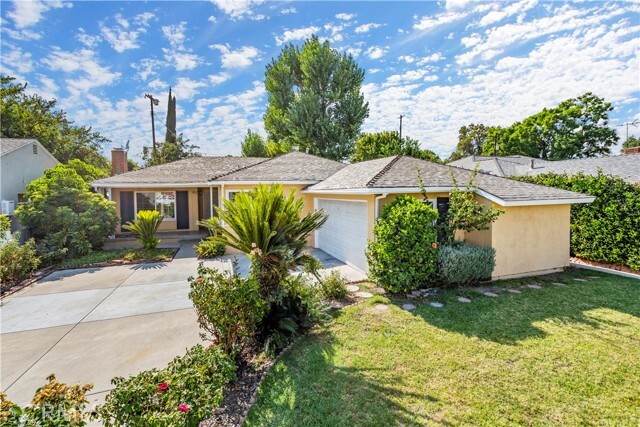 Building Photo - 7721 Oakdale Ave