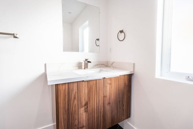 Photo - 148 S Madison Ave Unit # 1