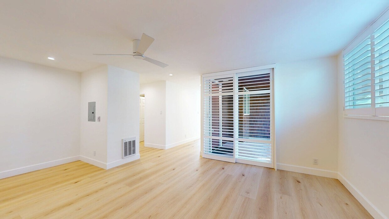 3D Tour - 325 S Sierra Ave Unit 25