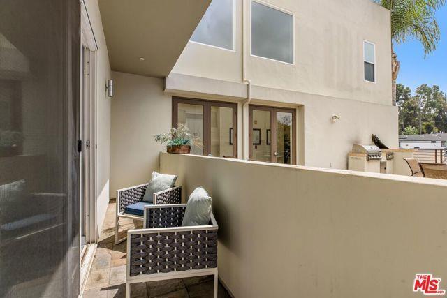 Building Photo - 11851 Laurelwood Dr Unit 102