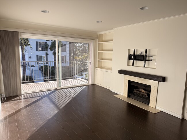 Photo - 300 Cagney Ln Unit 212