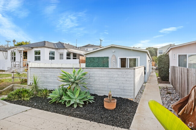 Building Photo - 4725 Santa Cruz Ave Rental