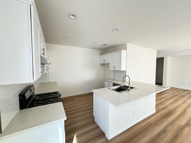 Photo - Gorgeous Remodeled 3+2 - $3300