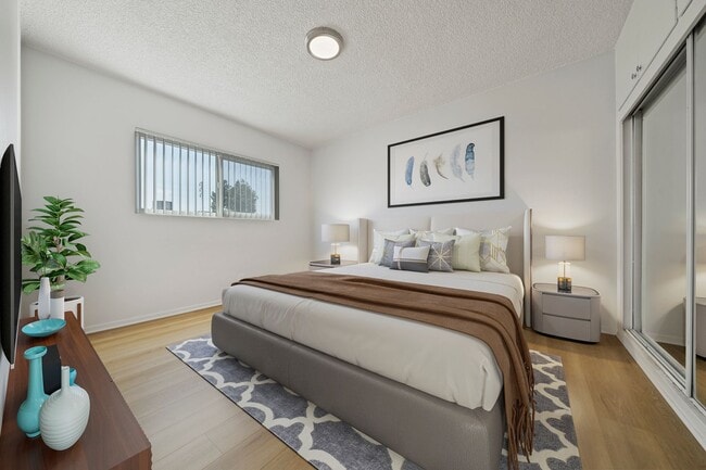 Photo - 317 Western Avenue