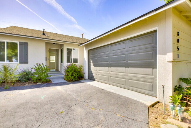 Photo - 8051 Etiwanda Ave