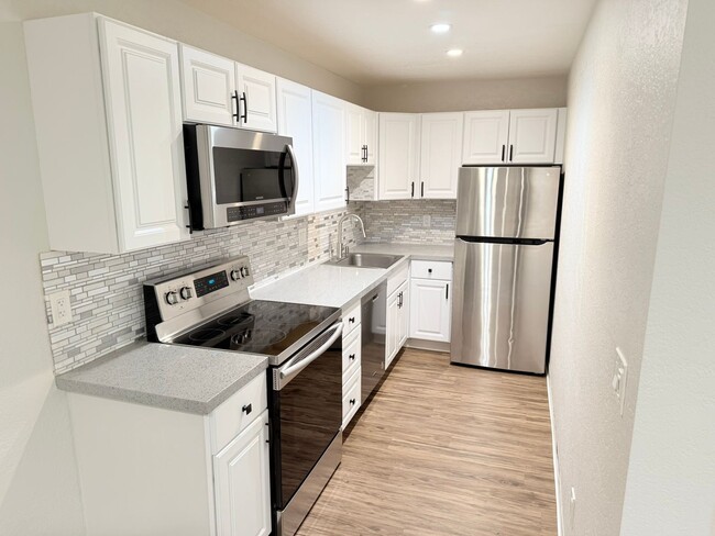 Stylishly 1-Bedroom Condo in Palm Springs ... - Stylishly 1-Bedroom Condo in Palm Springs ... Unit J100