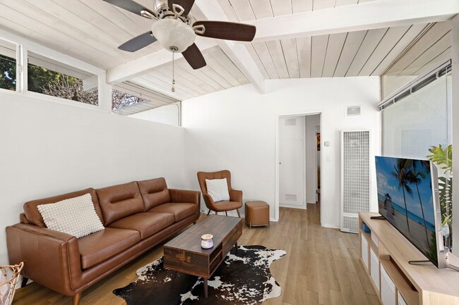 Photo - 139 W Canada Unit #B