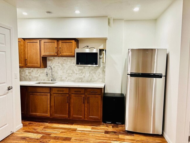 Photo - 1710 E Fruit St Unit Studio