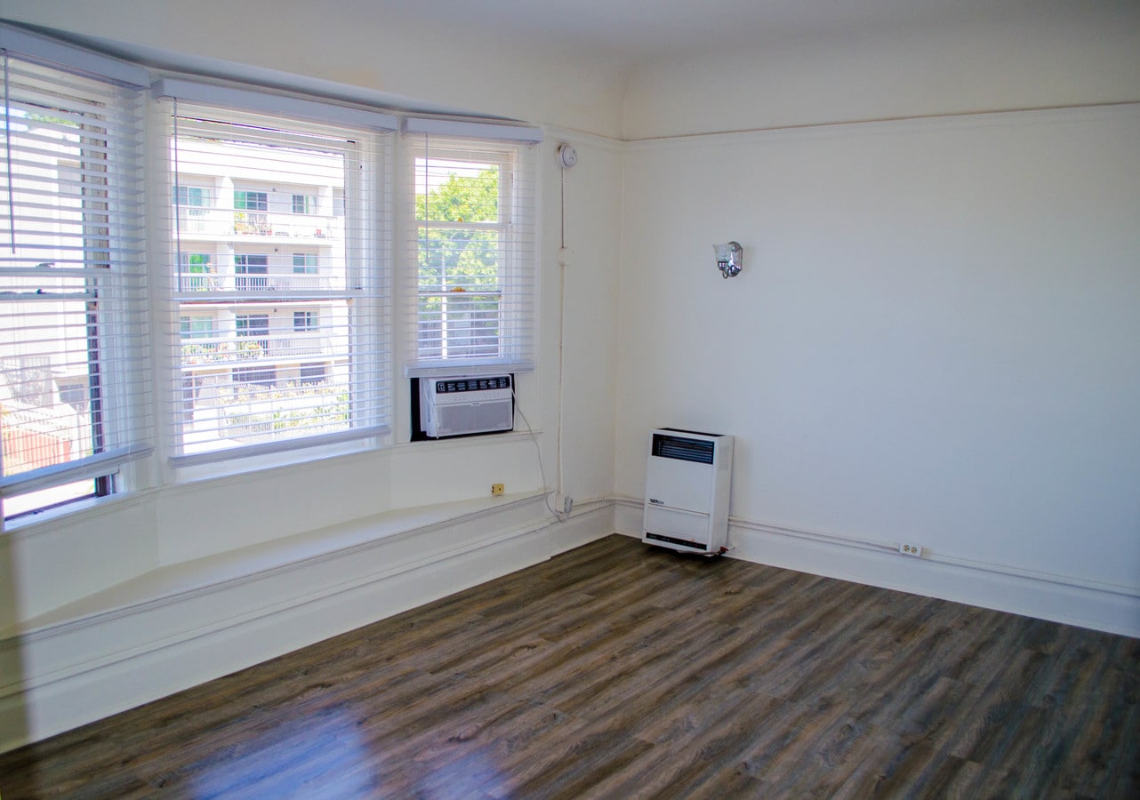 Photo - 836 S Burlington Ave Apartments Unit 5