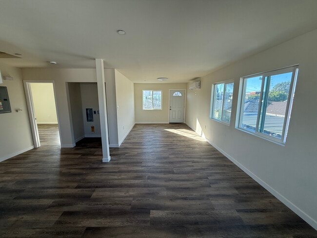 Photo - 1653 W 204th St