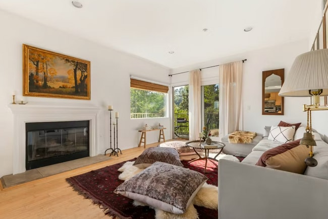 Photo - 3744 Roberta St