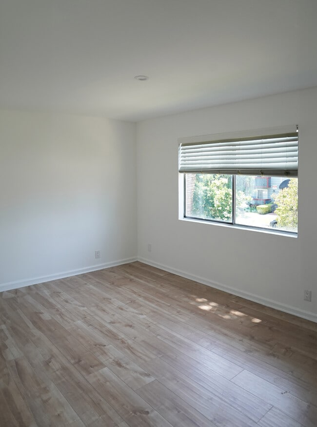 Bedroom 1 - 7254 Vassar Ave Unit # 202